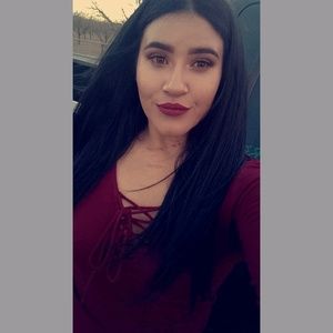 Meet your Posher, Anahi